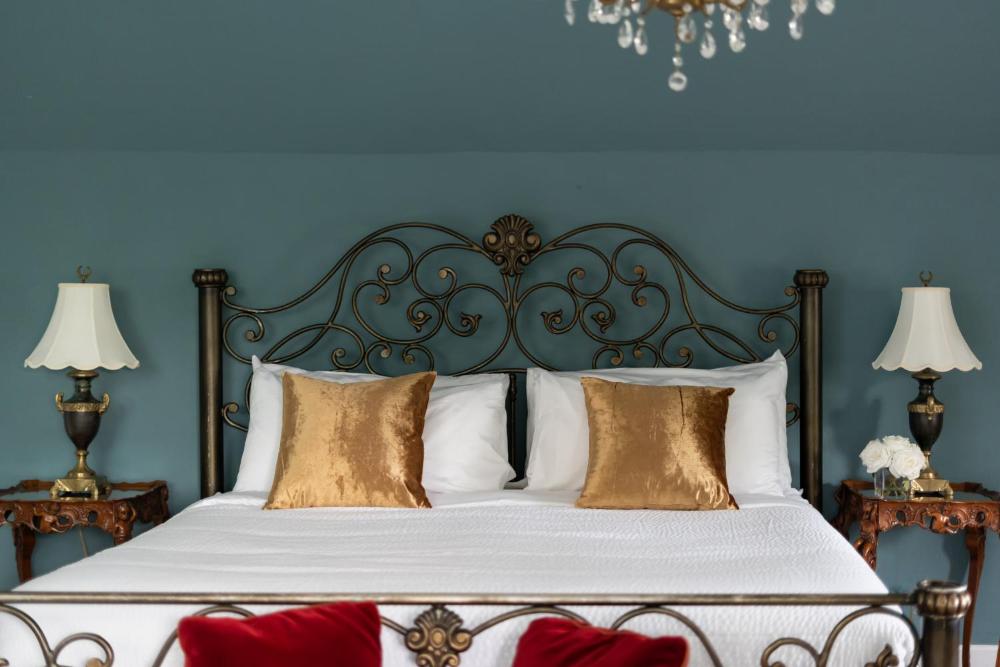 Manor House Inn